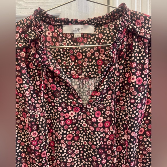 LOFT Floral Smocked Cuff Tie Neck Mixed Media Blouse - Size L - Picture 3 of 6